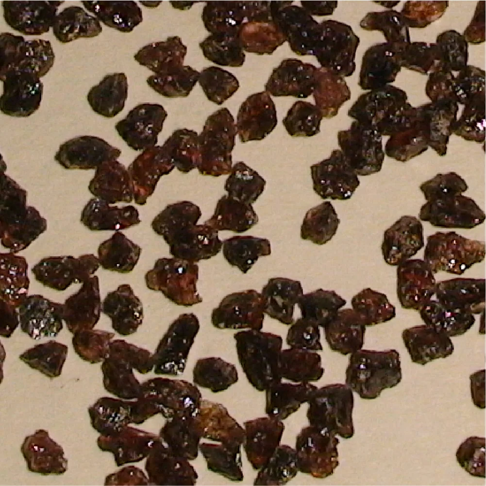 Close view of angular brown aluminium oxide abrasive grains